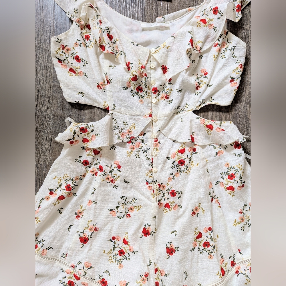 Lush Floral Ruffle Romper - Picture 4 of 7